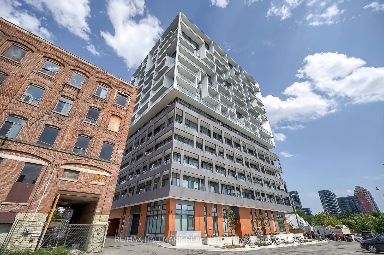 Property Photo:  9 Tecumseth Street 421  ON M5V 3G4 