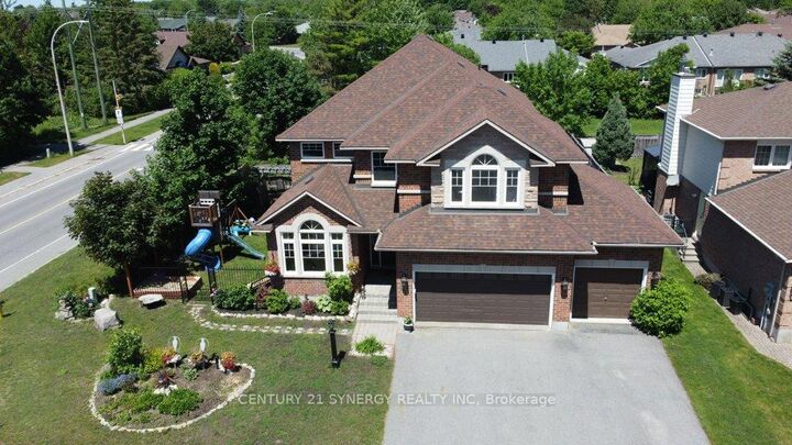 Property Photo: 37 Windfield Crescent ON K2M 2B7