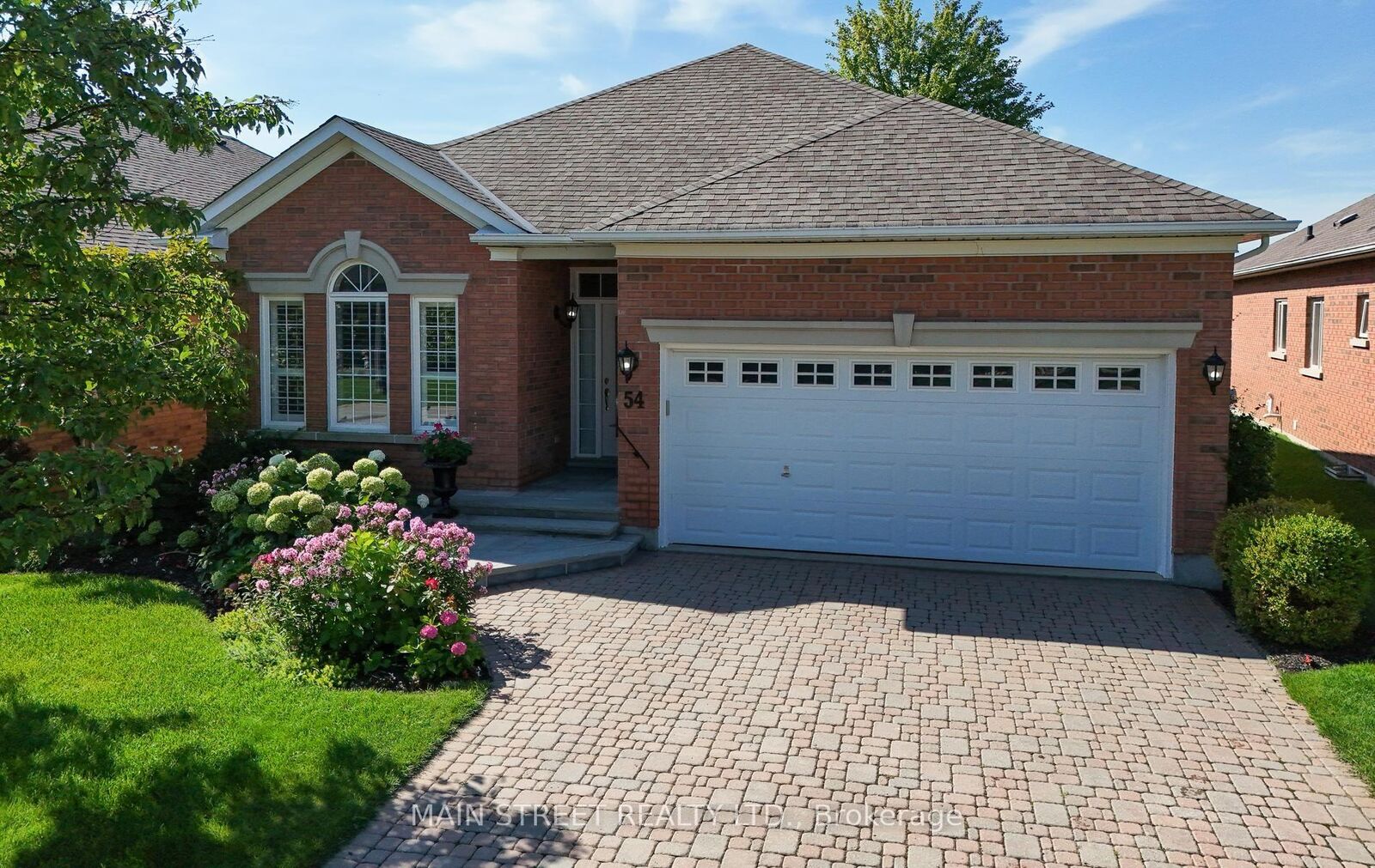 Property Photo: 54 Couples Gallery N/A ON L4A 1M6