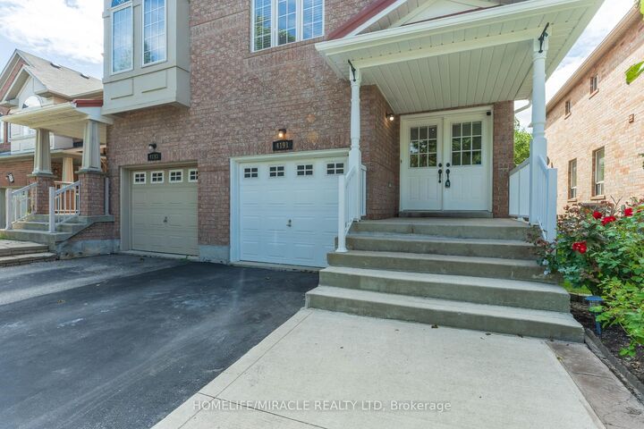 Property Photo:  4191 Goldenrod Crescent  ON L5V 3C2 