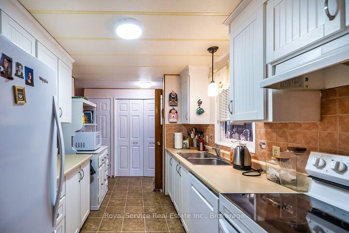 Property Photo:  16 Vista Drive  ON K9V 0H7 