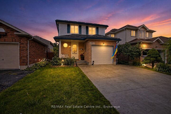 Property Photo: 17 Bush Clover Crescent ON N2E 3P9