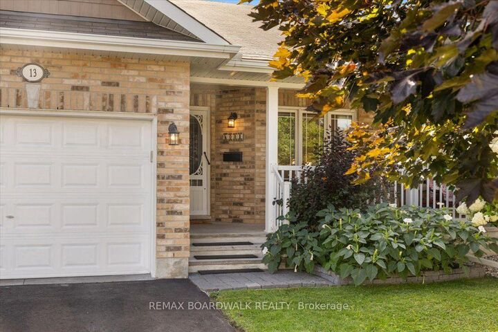 Property Photo: 13 Allan Bond Court ON K7S 0C5