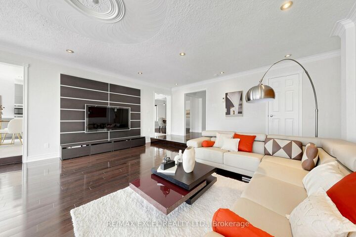 Property Photo: 4074 River Mill Way ON L4W 4A5