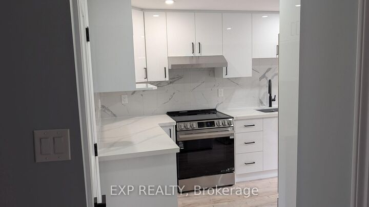 Property Photo:  208 Isabella Drive 2  ON L3V 8K7 