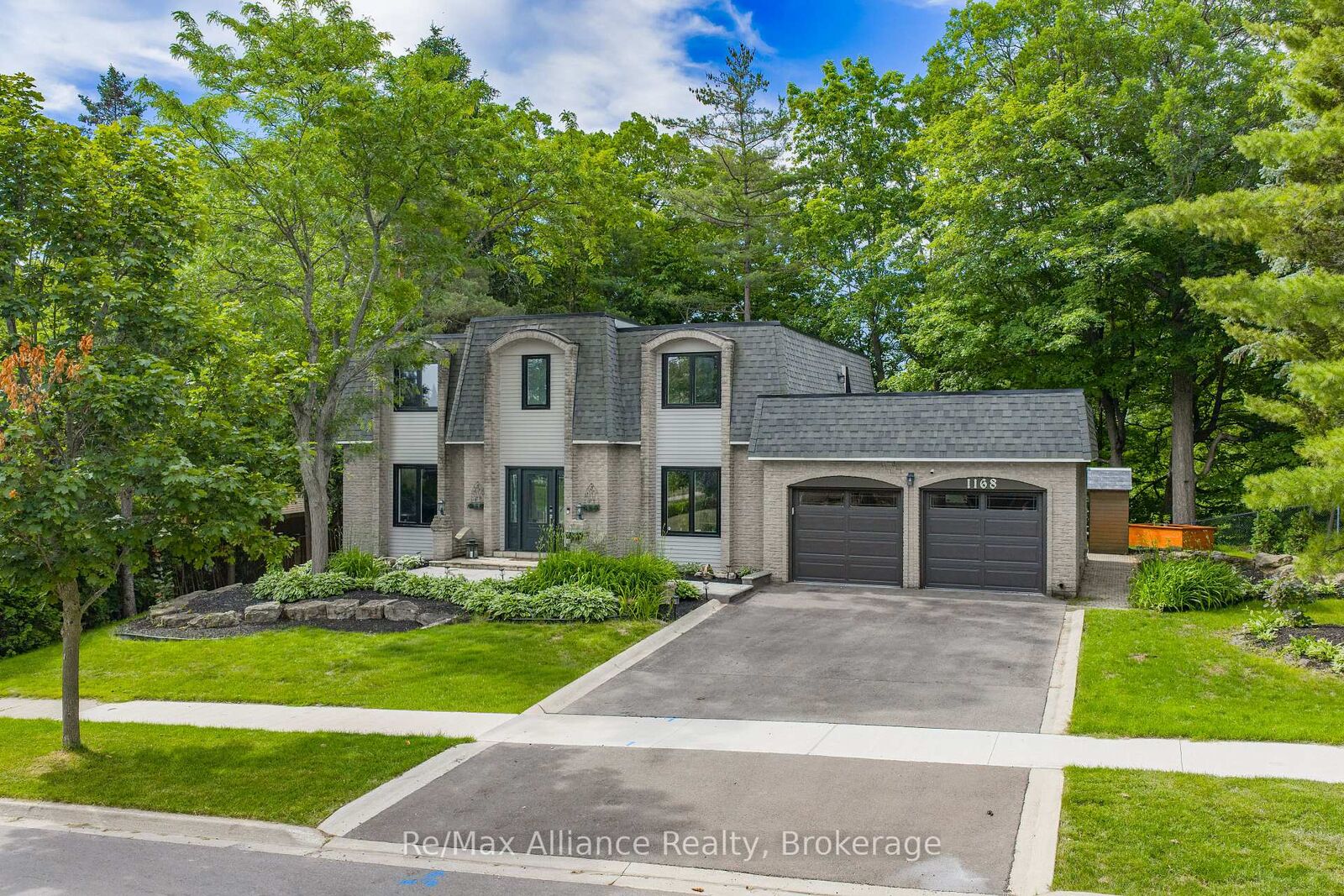 Property Photo: 1168 Havendale Boulevard ON L7P 3E3