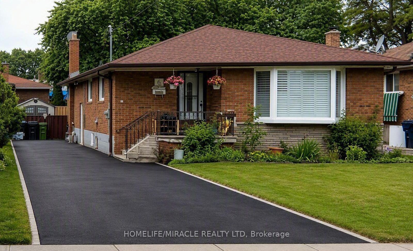 Property Photo:  6 Barnes Crescent  ON M1G 1Z9 