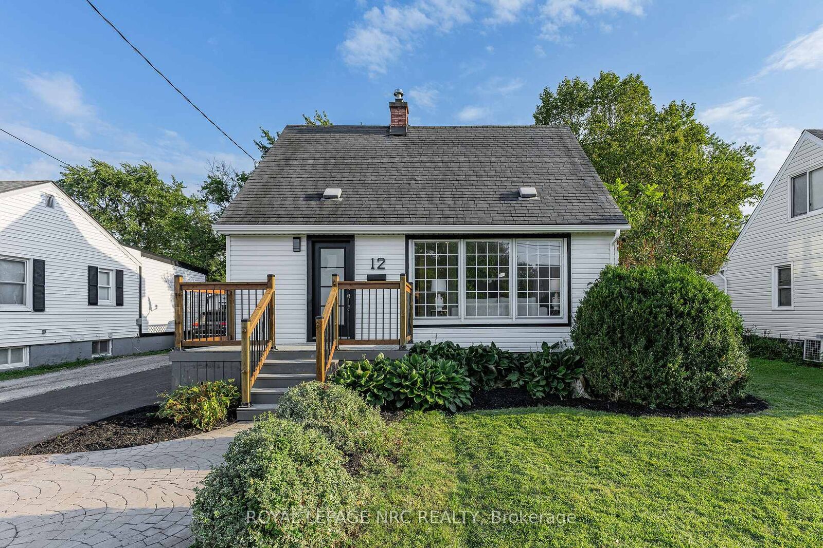 Property Photo:  12 Admiral Road  ON L2P 1G5 