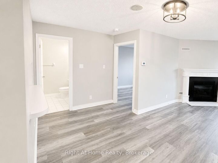 Property Photo:  195 Lake Driveway N/A W 310  ON L1S 7H7 