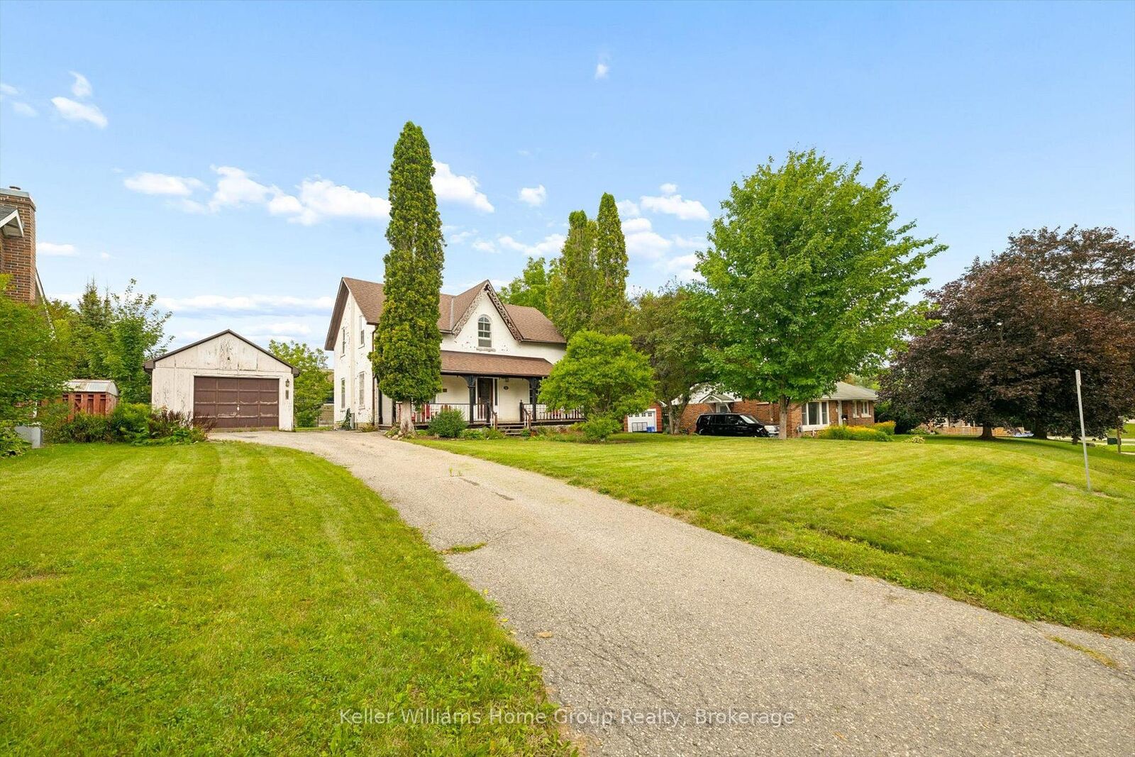 Property Photo:  339 Garafraxa Street E  ON N1M 1E4 
