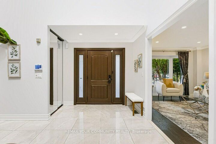 Property Photo:  331 Maplehurst Avenue  ON M2N 3C7 