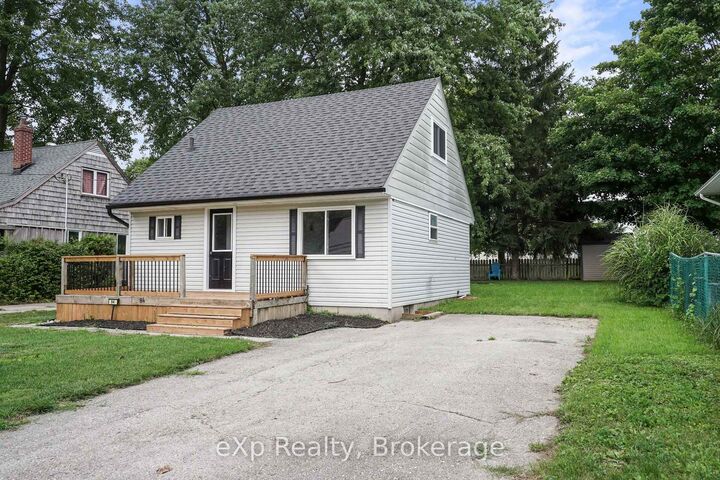 Property Photo:  84 Victoria Boulevard  ON N0M 1L0 