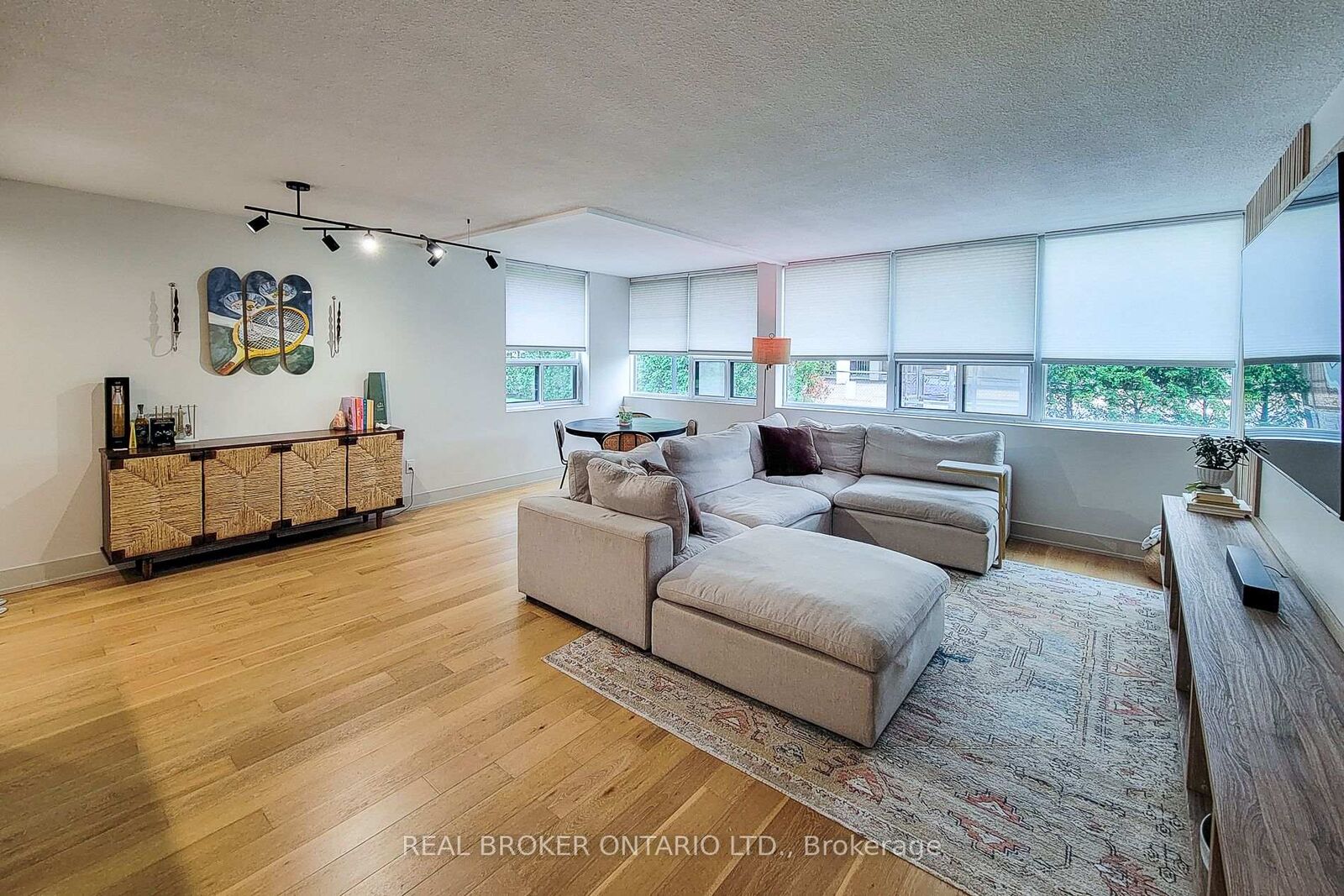Property Photo: 120 Duke Street #202 ON L8P 4T1
