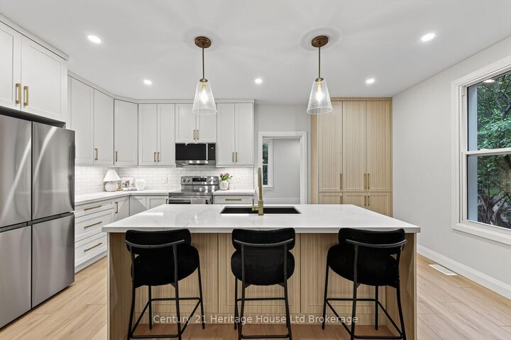 Property Photo: 256 Union Street ON N3Y 2B5