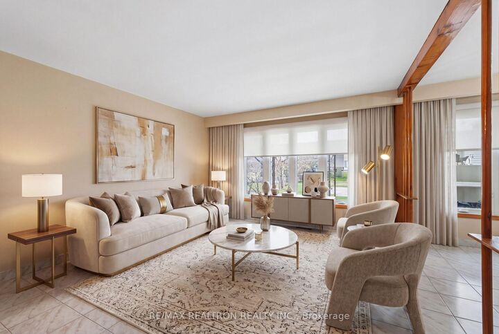 Property Photo:  163 Elgin Mills Road W  ON L4C 4M3 