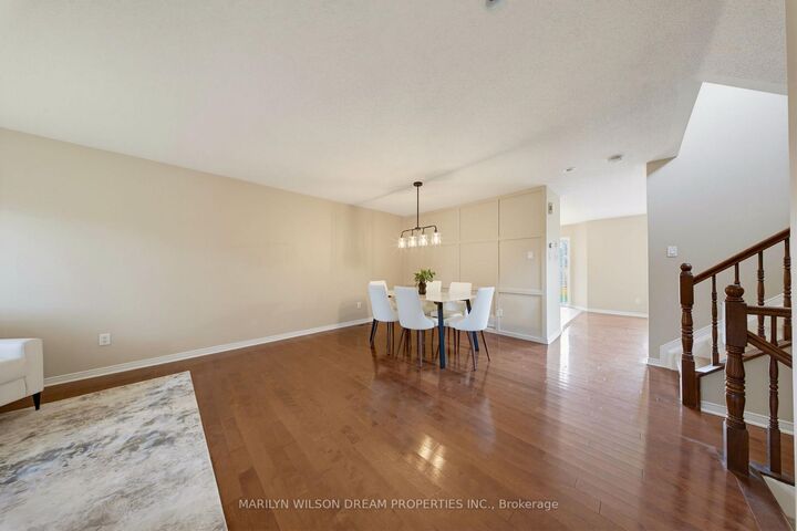 Property Photo: 32 Valencia Street ON K2G 6T1