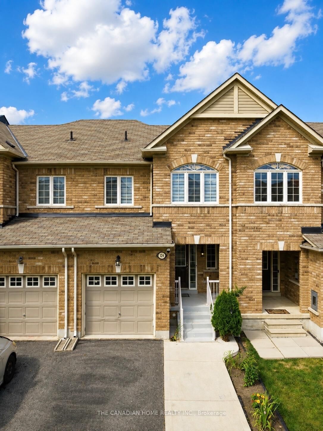 Property Photo:  124 Tomabrook Crescent  ON L6R 0V5 