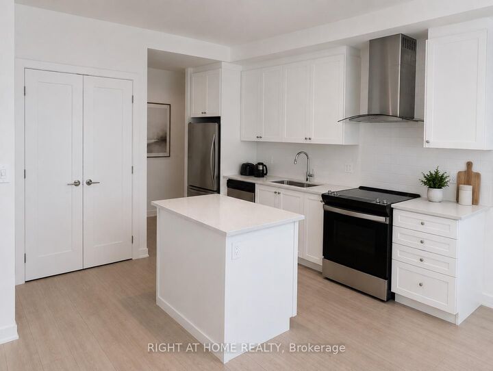 Property Photo:  55 Duke Street W 313  ON N2H 0B7 