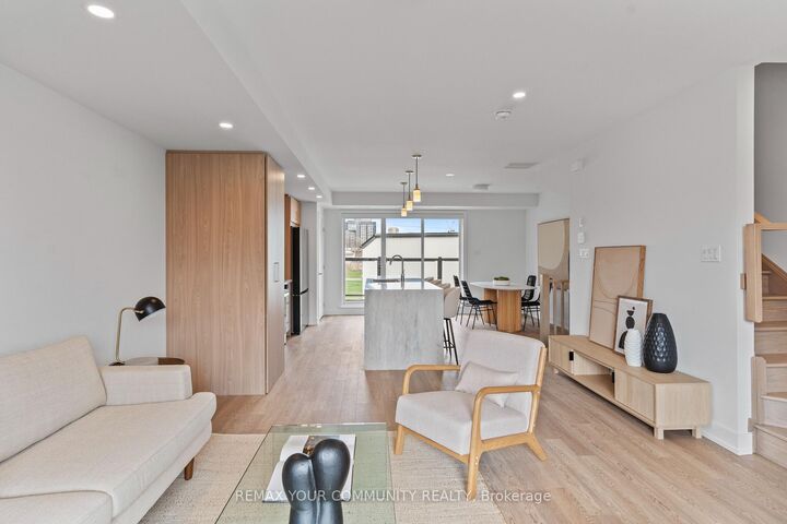 Property Photo:  15 Acorn Avenue 3  ON M9B 3P7 