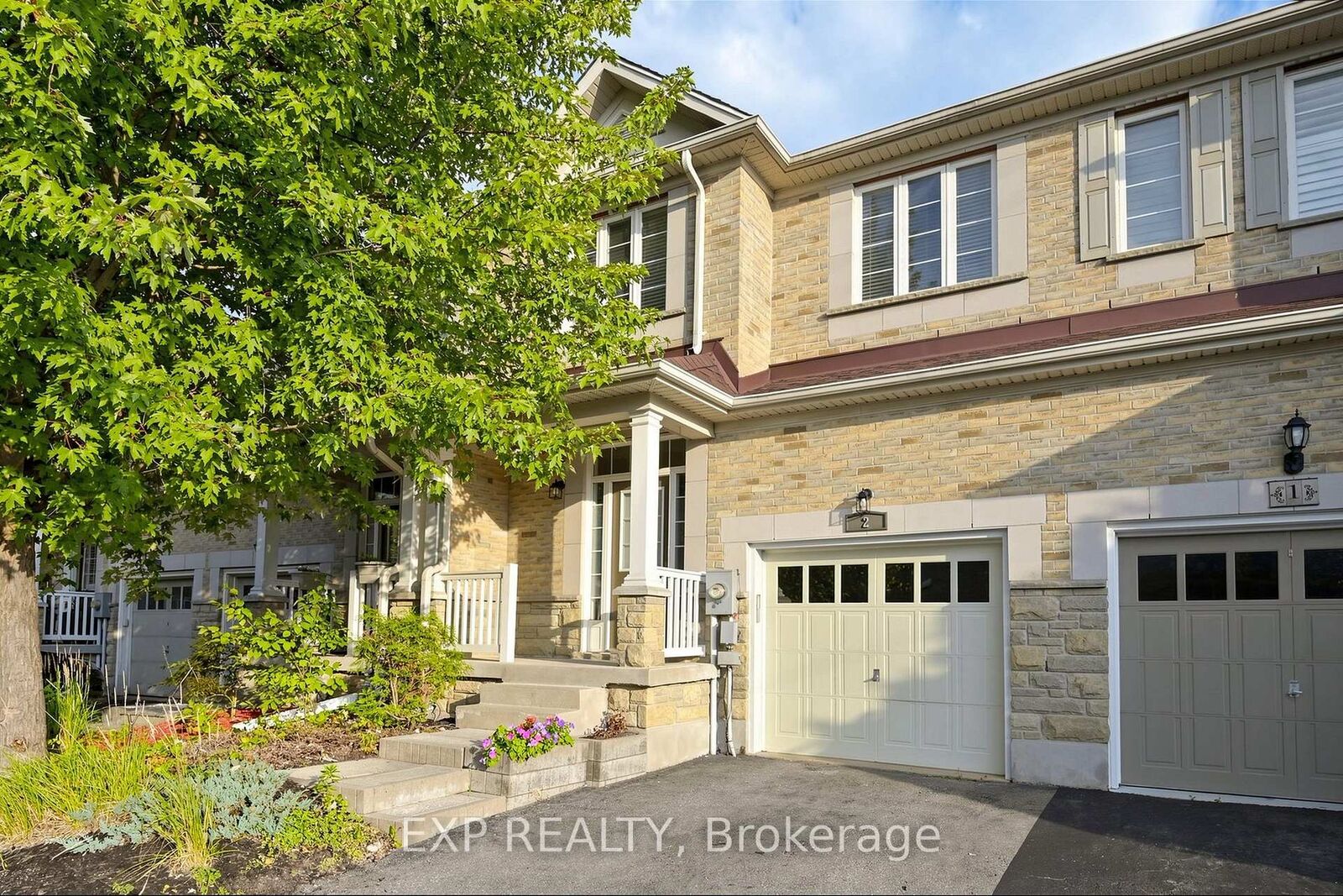 Photo de la propriété: 2-28 Doon Mills Drive ON N2P 2W9