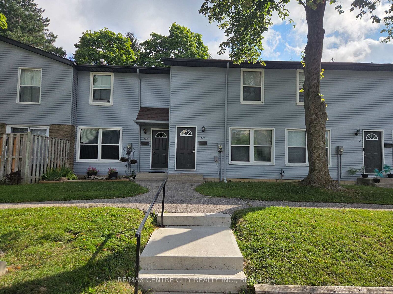 Property Photo:  70 Fiddlers Green Road 100  ON N6H 4R4 
