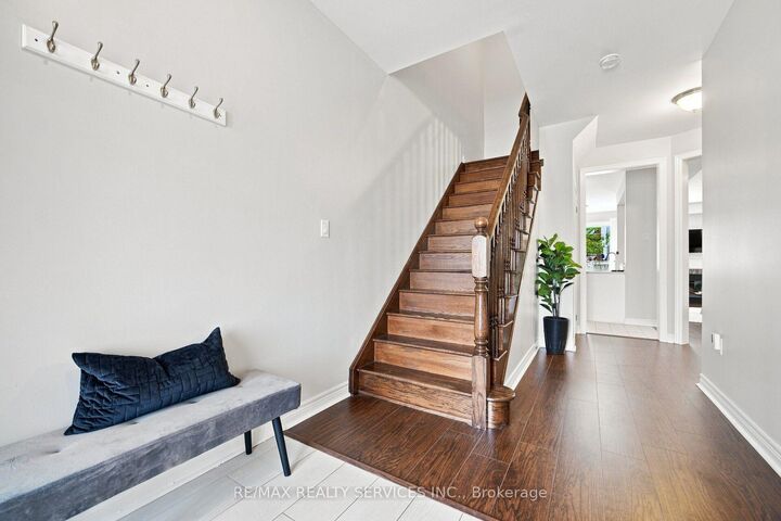 Property Photo: 20 Cedarcrest Street ON L7C 3P9