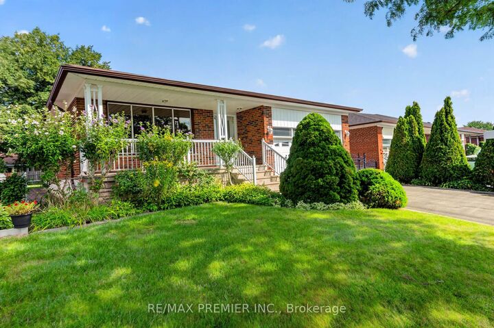 Property Photo: 31 Corinthian Boulevard ON M1W 1B7