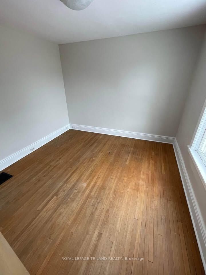 Property Photo:  23.5 Chestnut Street 2  ON N5R 2A8 