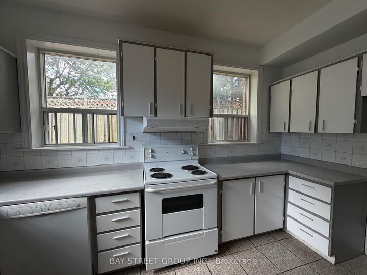 Property Photo:  10 Benalto Road  ON M6A 2R8 