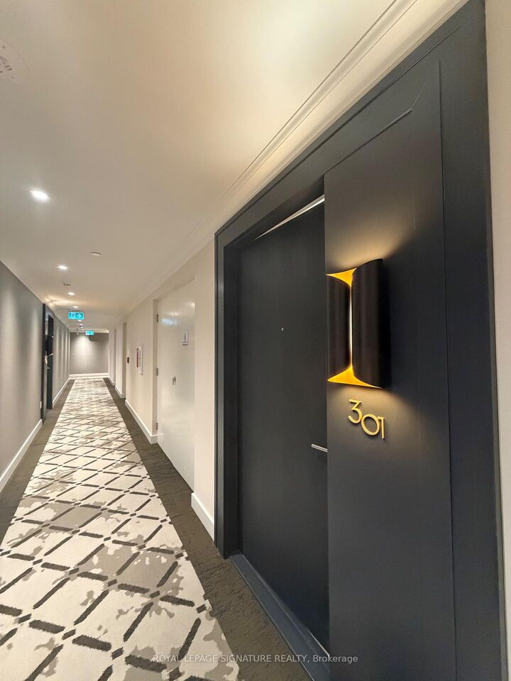 Property Photo:  259 The Kingsway N/A 301  ON M9A 0G2 