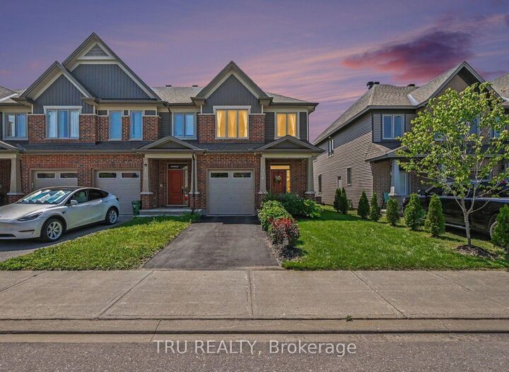 Property Photo: 106 Lavatera Street ON K1T 0R7