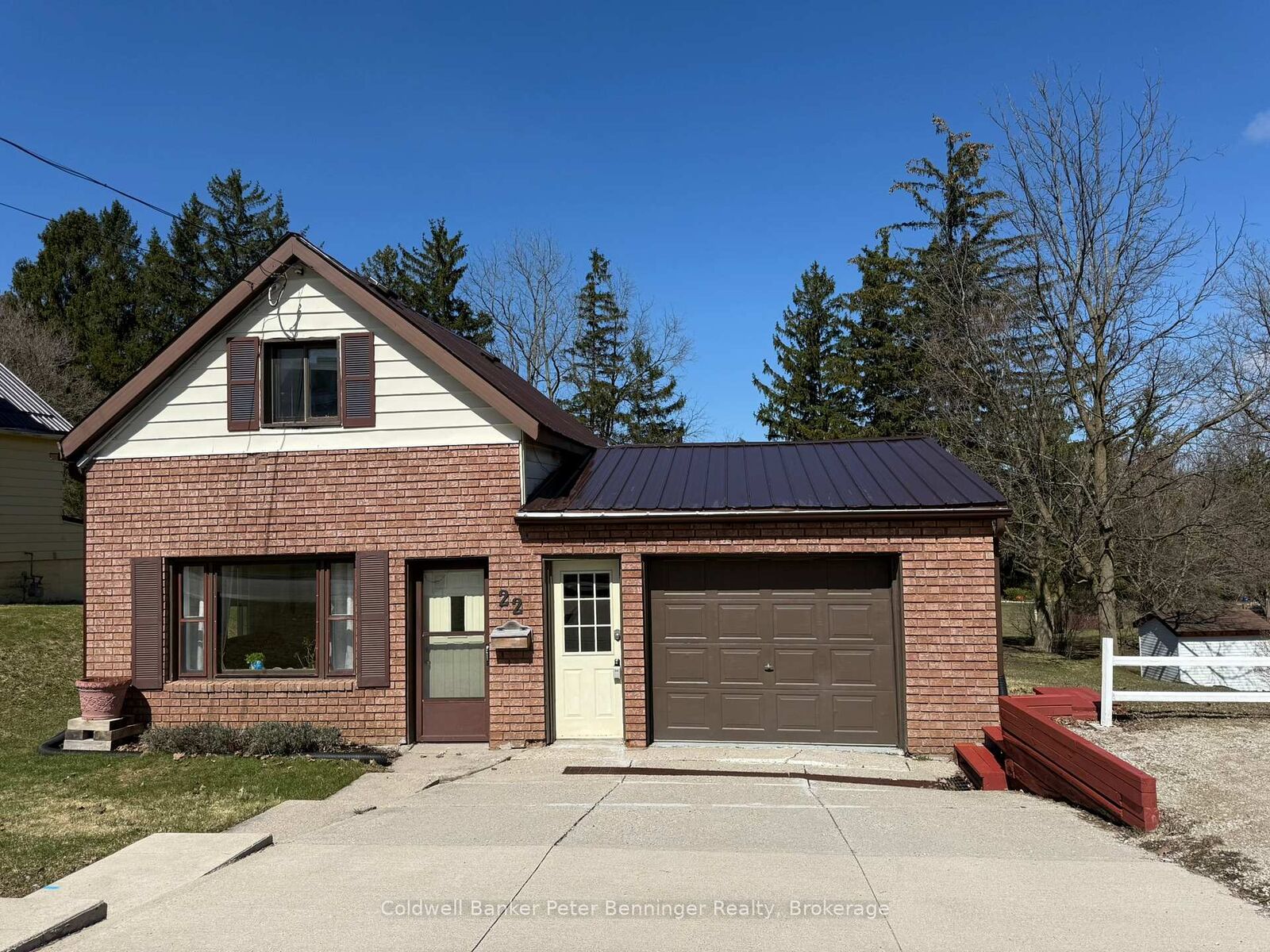 Property Photo:  22 McGivern Street  ON N0G 2V0 
