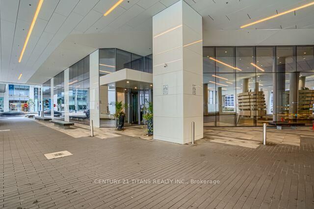 Property Photo: 100 Harbour Street 6606 ON M5J 2T5