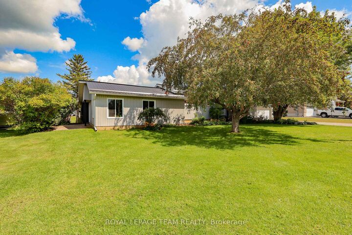 Property Photo: 3041 Bridge Street ON K0E 1W0