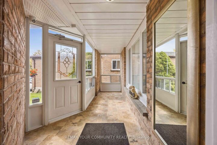 Property Photo: 1706 Woodside Lane ON L1V 4W3