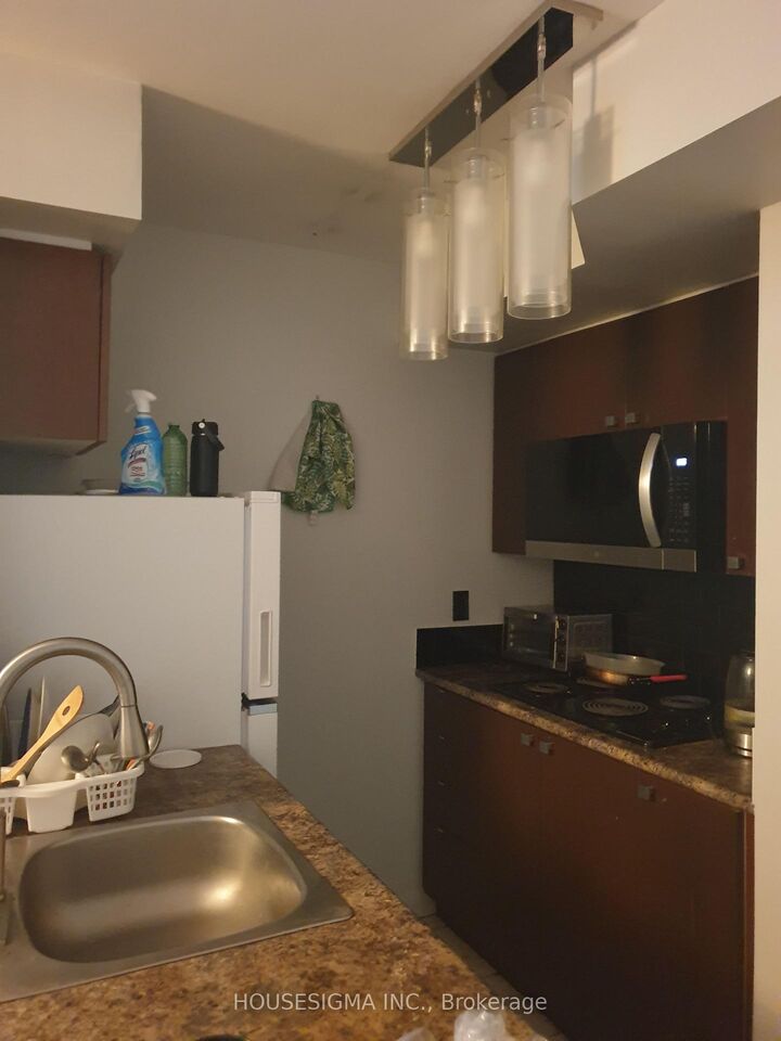 Photo de la propriété:  200 Victoria Street 1010  ON M5B 1V8 
