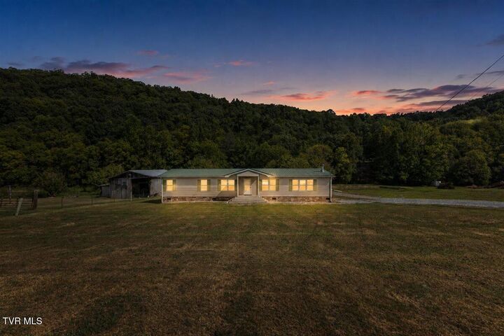 Property Photo:  17938 Horton Highway  TN 37656 