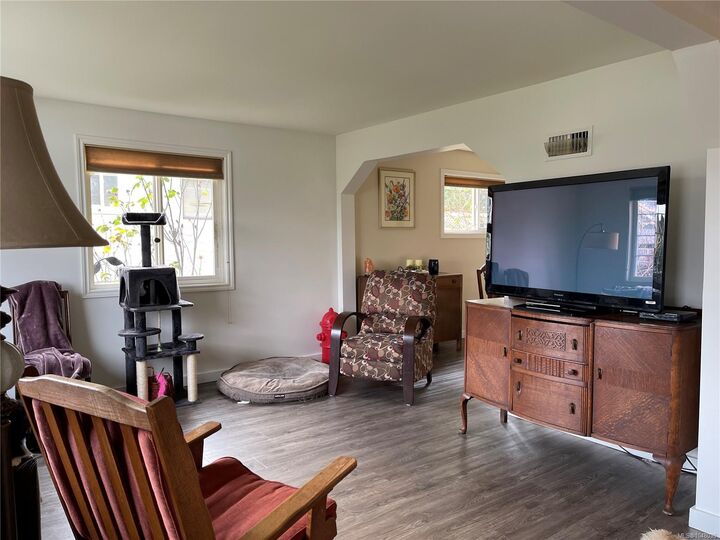 Property Photo:  5336 Ian Ave  BC V9Y 6W1 