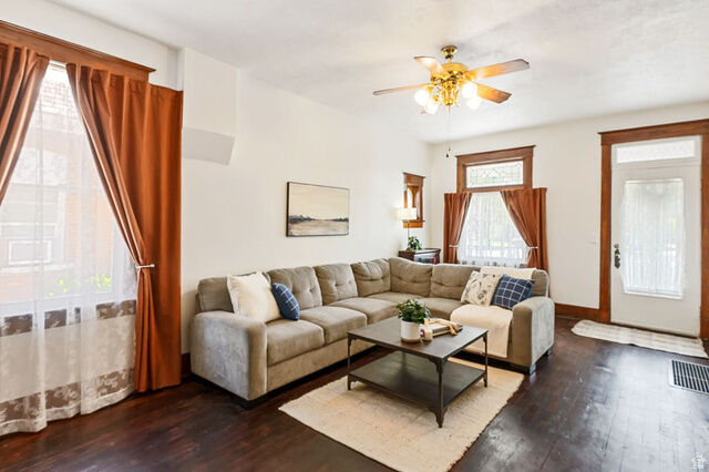 Property Photo: 821 S 700 E UT 84102