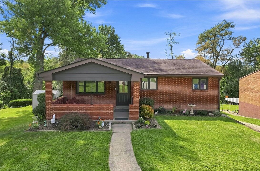 Property Photo: 737 Providence Dr PA 15239