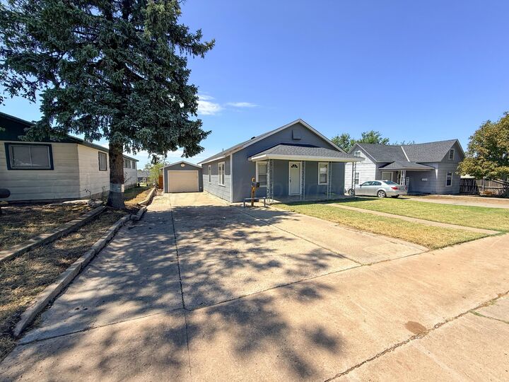 Property Photo:  629 N Sloan Street  TX 79065-4831 