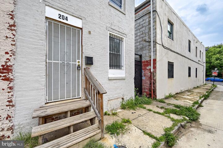 Property Photo:  204 S Vincent Street  MD 21223 