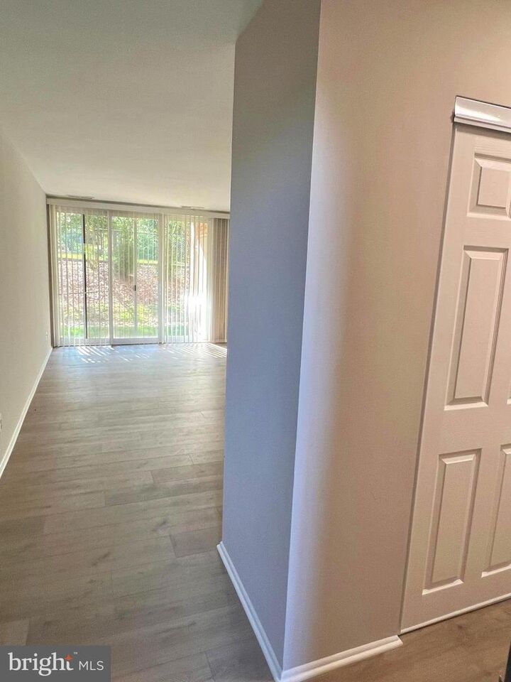 Property Photo: 5083 7th Road S T2 VA 22204