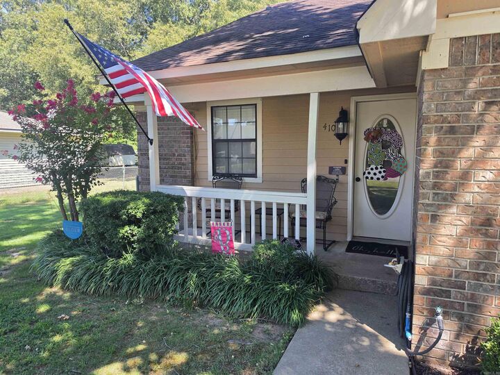 Property Photo:  410 Lynn Ln  AR 72086 