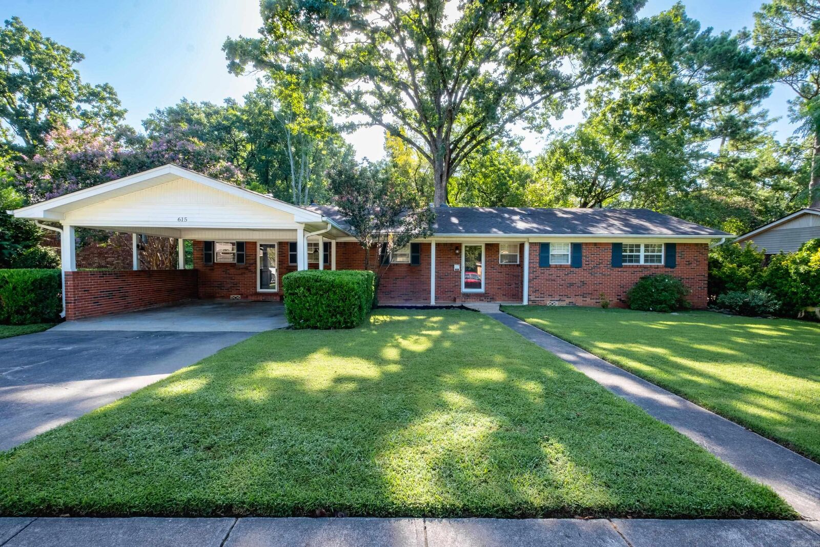 Property Photo: 615 N Hughes Street AR 72205