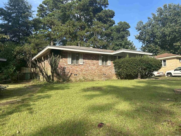 Property Photo: 10 Barbara Circle AR 72204