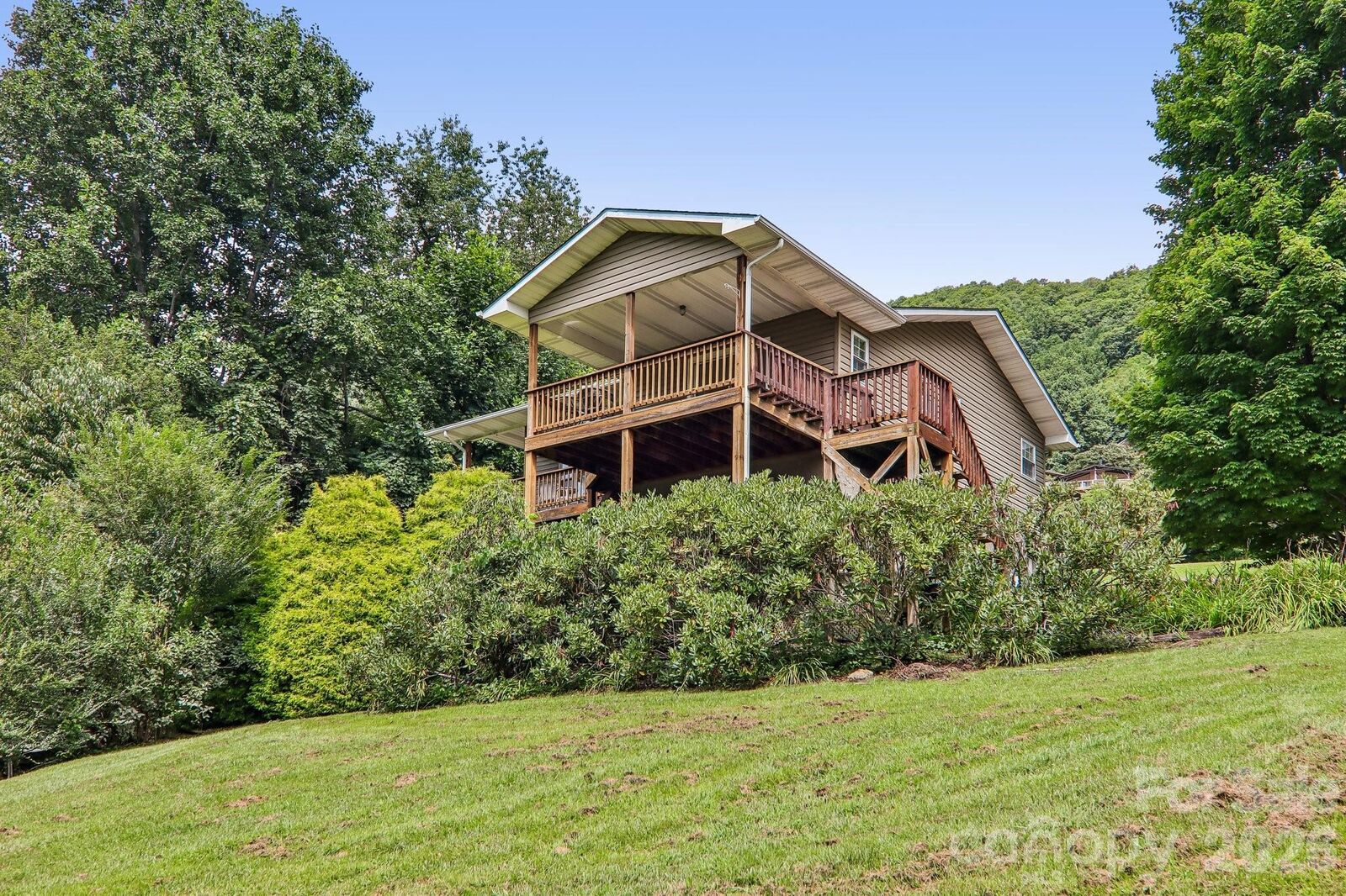 Property Photo: 169 Highview Drive NC 28751