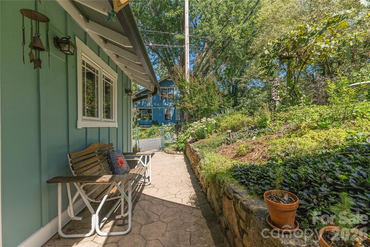 Property Photo: 29 Hillside Street NC 28801