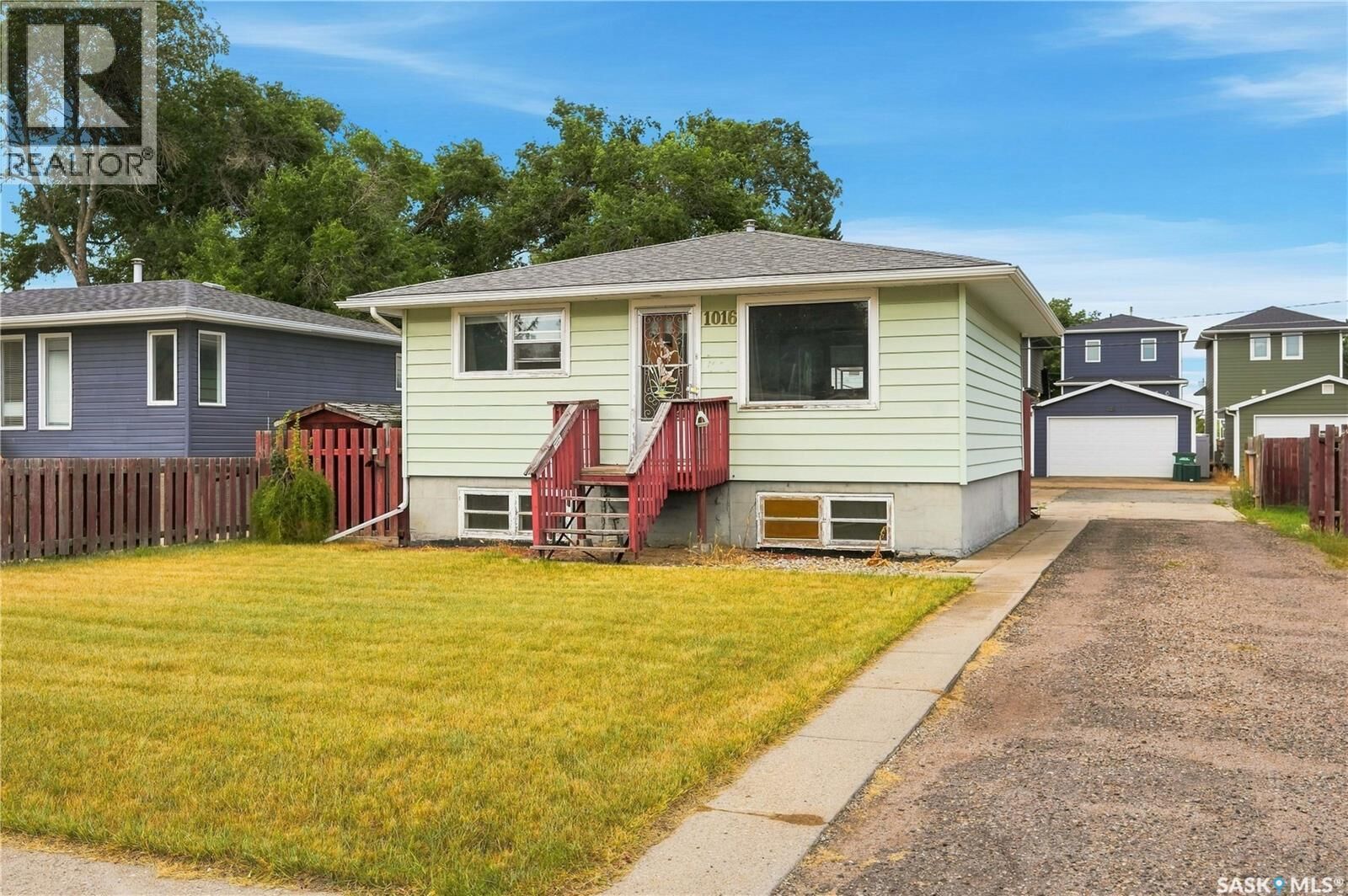 Property Photo: 1016 Hastings Street SK S6H 5R8