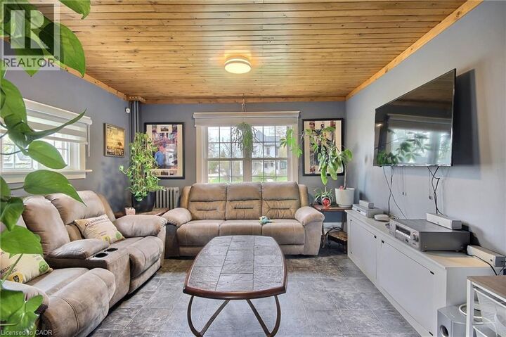 Property Photo:  506 Main Street East  ON N4W 2C6 